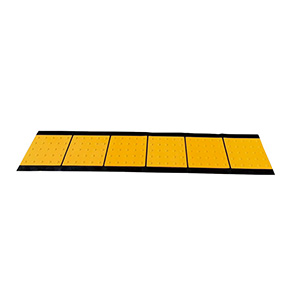 点字マット（折りたたみ式）３００角ポイント ３９１－２２６
